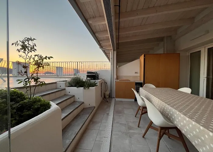 Hébergement de vacances Luxury Sea View At Only 4-min Walk To *
