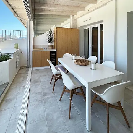 Prázdninový dům Luxury Sea View Home/4-min Walk To Marinella (Sardinia)